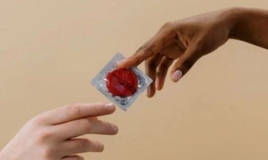 «Καμπανάκι» από τον ΠΟΥ: Ένας στους τρεις εφήβους δεν χρησιμοποιούν προφυλακτικό