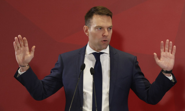 ΣΥΡΙΖΑ: Ο «αδιαμεσολάβητος Στέφανος» γαντζώθηκε στους κομματικούς μηχανισμούς – Οργανώνονται οι «87»