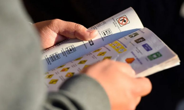 Κρήτη: Πήγε να δώσει σήματα με «ψείρα» στο αυτί αλλά τον… τσάκωσαν οι εξεταστές!