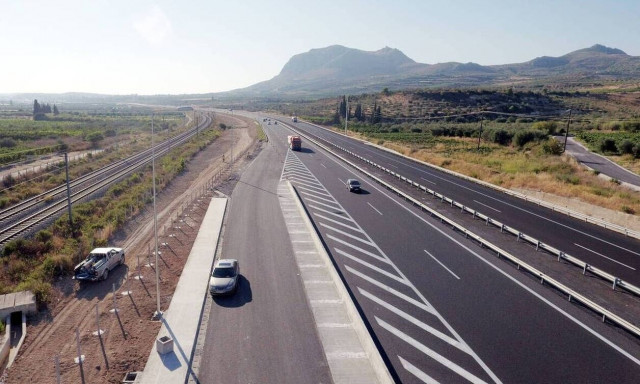 Καιρός: Kλείνει η Παλαία Εθνική Κορίνθου - Πατρών: Φόβοι για κατολισθήσεις λόγω της κακοκαιρίας