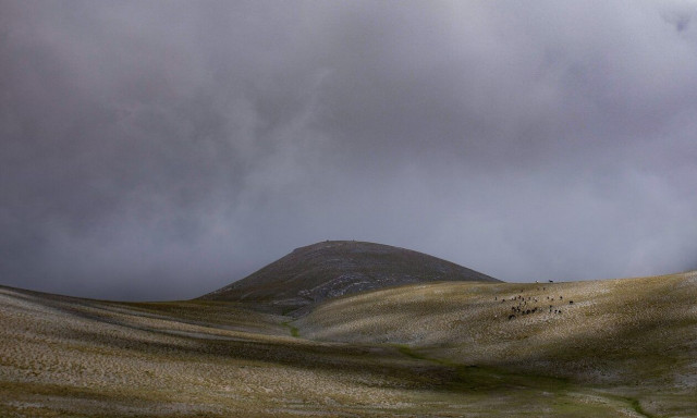 Επιχείρηση μεταφοράς τραυματία από ορειβατικό καταφύγιο στον Όλυμπο