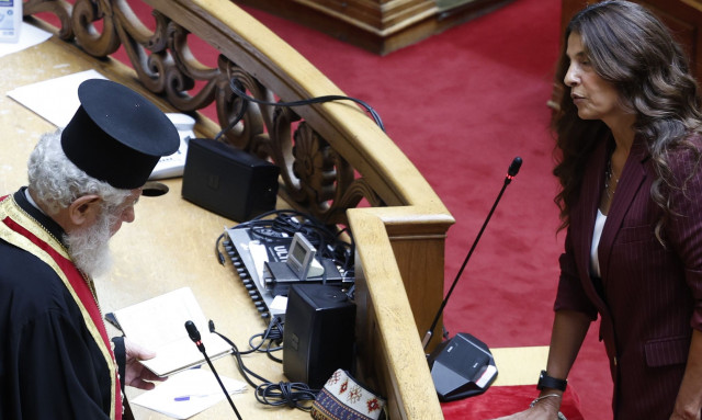 Ορκίστηκε η Πόπη Τσαπανίδου - Η πρώτη δήλωση με νόημα