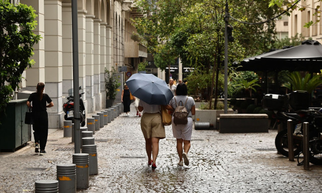 Καιρός: Πού θα πέσουν καταιγίδες και χαλάζι μέχρι το βράδυ - Οι περιοχές που θα επηρεαστούν
