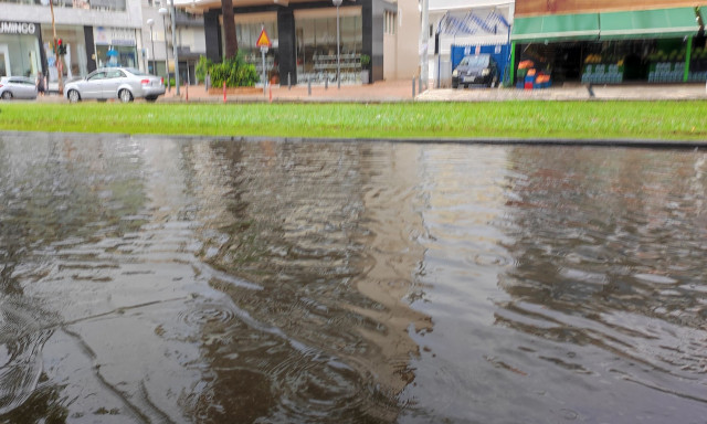 Λαγουβάρδος: Χάρτης με το συνολικό ύψος βροχής στην Αττική - Πού «έριξε καρέκλες»