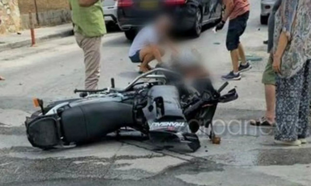 Nέο τροχαίο στη Κρήτη: Μοτοσικλέτα συγκρούστηκε με ταξί - Ο οδηγός νοσηλεύεται στο νοσοκομείο