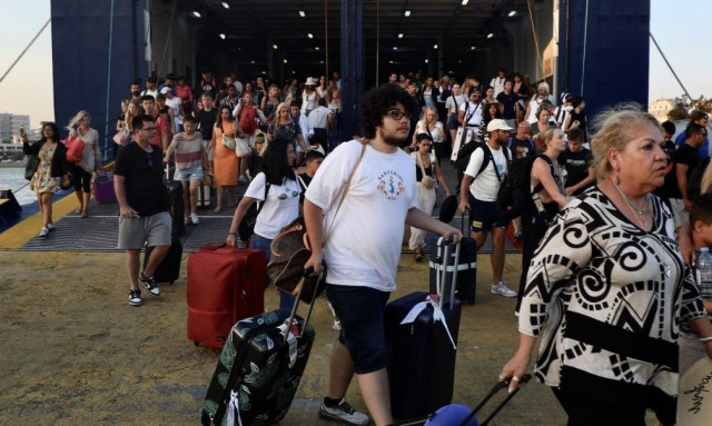 Διακοπές... τέλος: Επιστρέφουν στις πόλεις οι τελευταίοι εκδρομείς του Αυγούστου