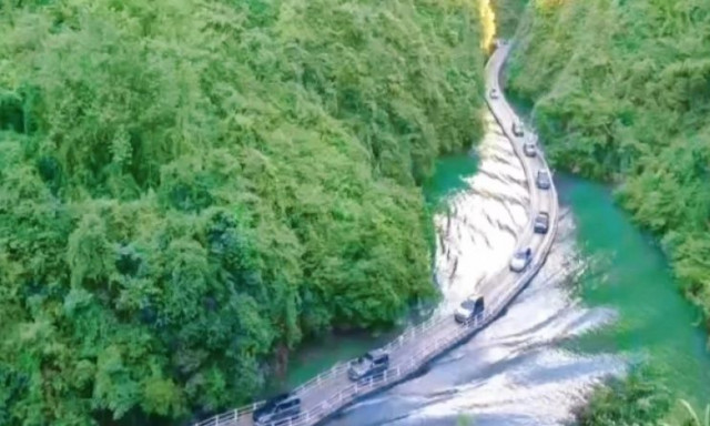 Η γέφυρα των ονείρων: Πώς είναι να οδηγάς πάνω στο νερό