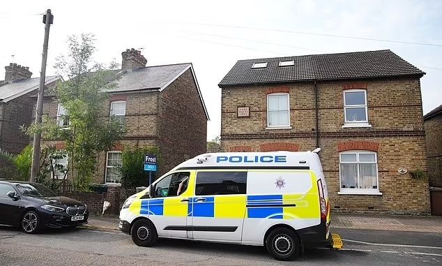 Φρικτό έγκλημα στη Βρετανία: Πατέρας σκότωσε τα τρία παιδιά του και αυτοκτόνησε