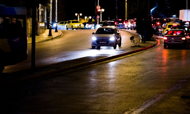 Τροχαίο στη Βασιλίσσης Σοφίας – Διακοπή της κυκλοφορίας στο ρεύμα προς Χίλτον