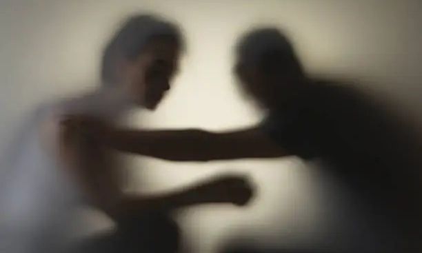 Bόρεια Προάστια: Άγριος καβγάς και συλλήψεις για την επιμέλεια 10χρονης