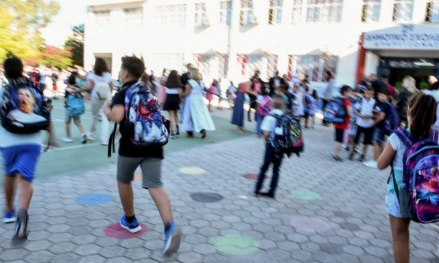 Θεσσαλονίκη: Λήστεψαν 17χρονο στο προαύλιο του σχολείου του