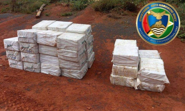 Γουιάνα: Κατασχέθηκαν 4,4 τόνοι κοκαΐνης σε μυστικό αεροδρόμιο – Είχαν προορισμό την Ευρώπη