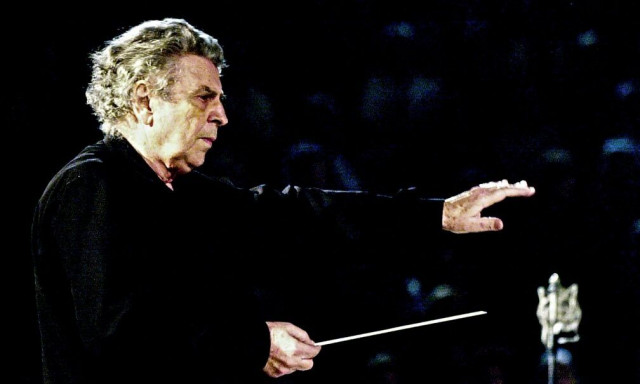 Μίκης Θεοδωράκης: 100 χρόνια από τη γέννησή του - Οι μεγάλοι σταθμοί της ζωής του
