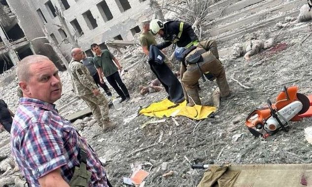 Ουκρανία: Μακελειό στην πόλη Πολτάβα από ρωσικό πύραυλο - Πάνω απο 40 νεκροί, πολλοί εγκλωβισμένοι