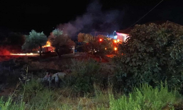 Θεσπρωτία: Όχημα παραδόθηκε στις φλόγες στην Βρυσέλα Φιλιατών