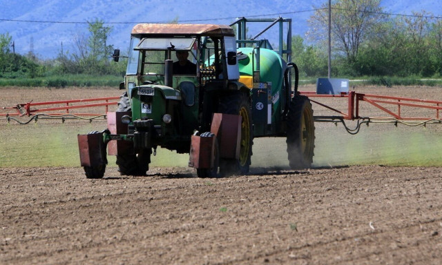 Λεφτά σε αγρότες