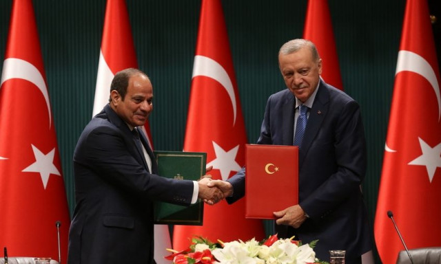 Ασ'  τον τρελό στην τρέλα του -Ερντογάν: Τούρκοι και Αιγύπτιοι διαμόρφωσαν την ανθρώπινη ιστορία