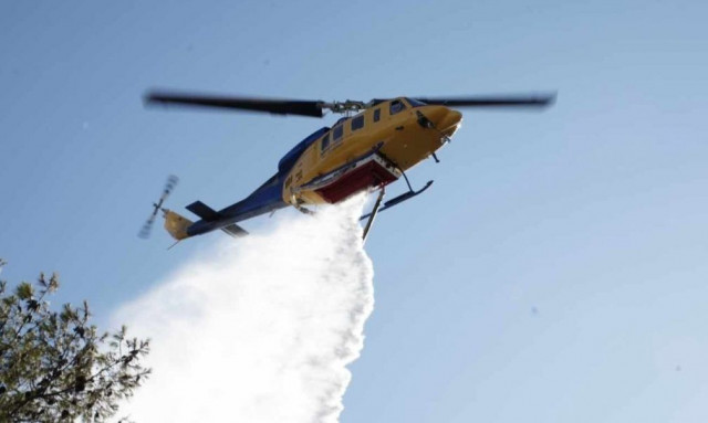 Φωτιά στη Ρόδο - Στη μάχη και εναέρια μέσα