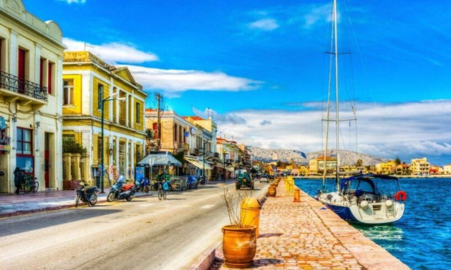 Κάμπος: Ένας επίγειος παράδεισος στη Χίο γεμάτος χρώματα, αρώματα και ιστορία