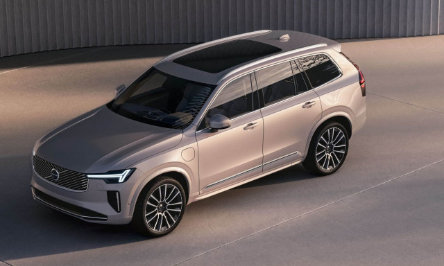 Το Volvo XC90 ανανεώθηκε και συνεχίζει ακάθεκτο