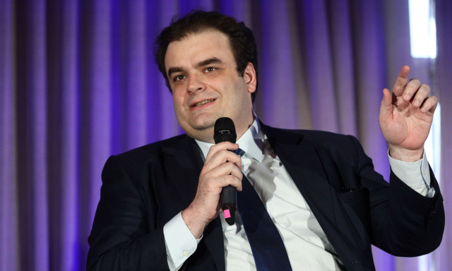 Πιερρακάκης: Οι 11 αλλαγές της νέας σχολικής χρονιάς – Τι θα γίνει με την απαγόρευση των κινητών