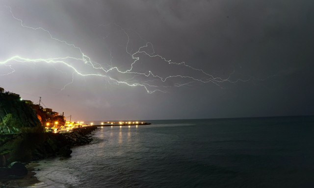 Καιρός - Μαρουσάκης: Αστάθεια με βροχές και καταιγίδες - Πού θα εκδηλωθούν έντονα φαινόμενα