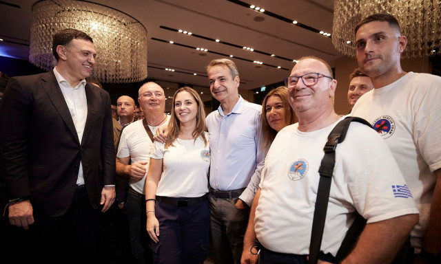 Κικίλιας: «Οι πυροσβέστες φέτος δεν ήταν μόνοι τους»