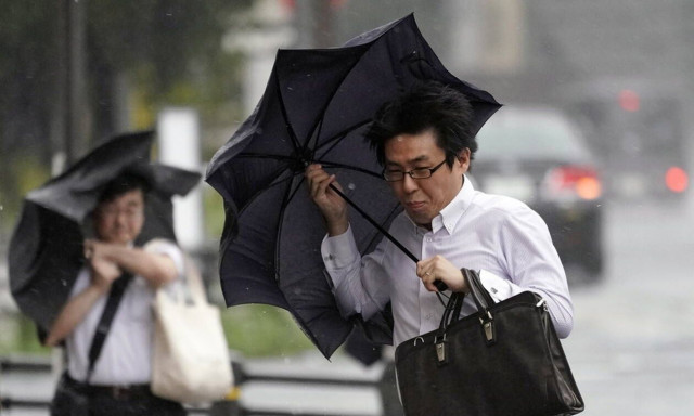 Κίνα: Περίπου 400.000 άνθρωποι εκκένωσαν το νησί Χαϊνάν λόγω του σούπερ τυφώνα Γιάγκι