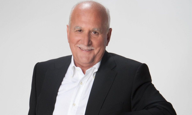 Γενέθλια έχει σήμερα ο Γιώργος Παπαδάκης - Ποιο τραγούδι του αφιέρωσαν οι συνεργάτες του