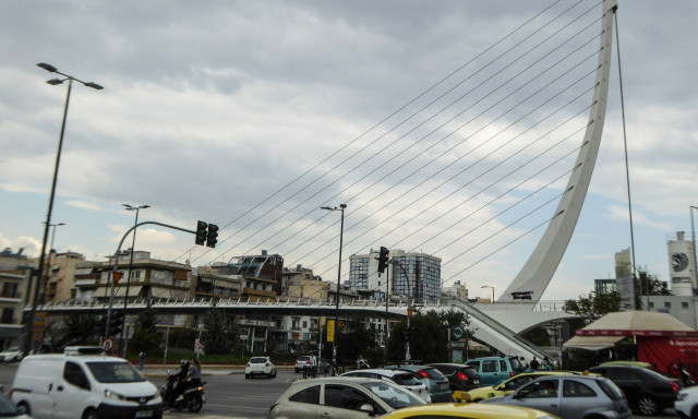 Καραμπόλα τεσσάρων οχημάτων στη Μεσογείων – Κίνηση στο ρεύμα προς Αθήνα