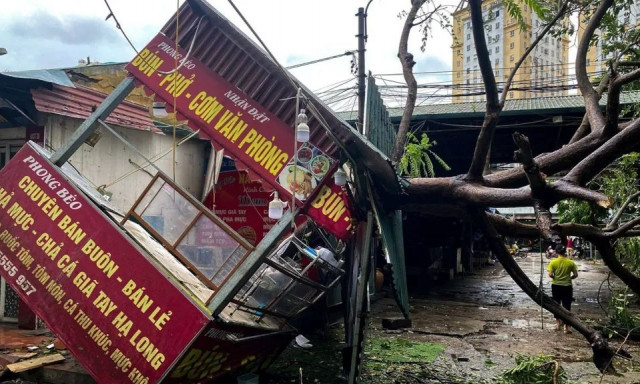 Βιετνάμ: Δεκάδες νεκροί από τον τυφώνα Γιάγκι - Ο ισχυρότερος που έχει πλήξει την Ασία φέτος