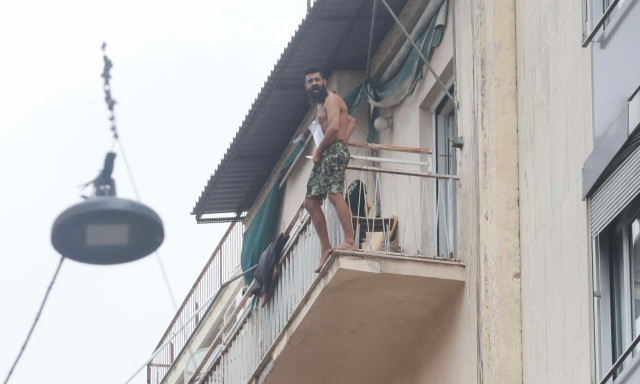 Αχαρνών: Ο άνδρας που διαπραγματεύεται με τον Σύρο μιλάει στο Newsbomb.gr - «Δεν ξέρει τι θέλει»