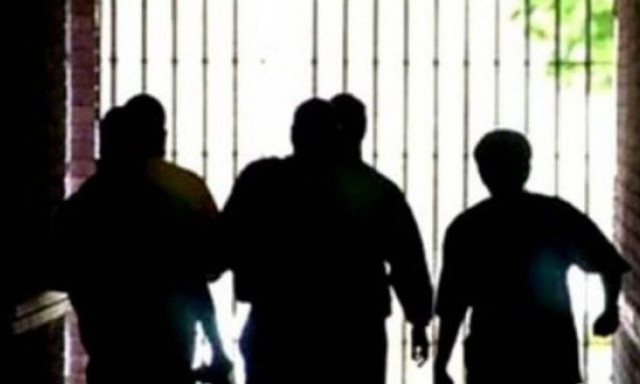 Άγριος ξυλοδαρμός ανηλίκων στο Μοναστηράκι: Πώς επενέβη η Αστυνομία - Βίντεο ντοκουμέντο