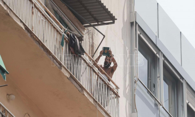 Αχαρνών: Πατέρας δύο νεκρών παιδιών ο 30χρονος που απειλεί να αυτοκτονήσει