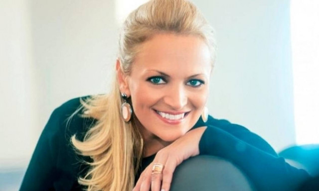 Διπλή χαρά για την Χριστίνα Λαμπίρη - Παντρεύτηκε η κόρη της και βάφτισε τον εγγονό της