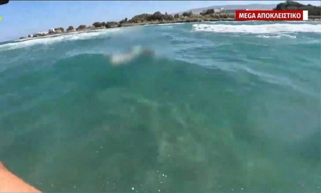 Σοκαριστικό βίντεο από την Κω: Σέρφερ εντόπισε σορό άνδρα στη θάλασσα - Επέπλεε για μια εβδομάδα