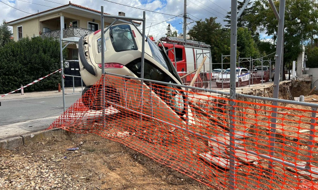 Αποκλειστικό βίντεο Newsbomb.gr: Εδώ τράκαραν οι Ρομά το κλεμμένο όχημα στην Κηφισιά