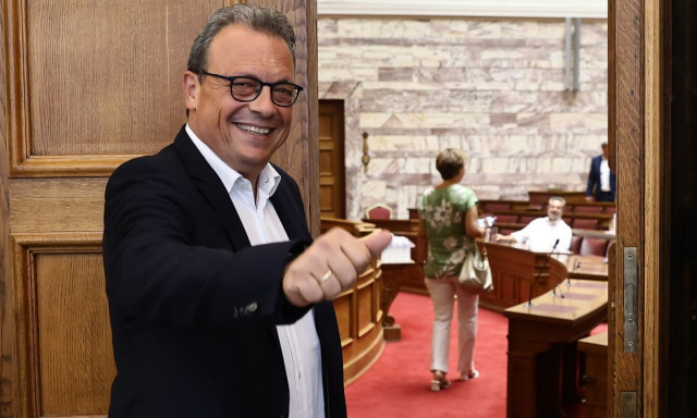 «Σφίγγα» ο Φάμελλος για πιθανή υποψηφιότητα – Τι είπε για «κλειστούς στρατούς»