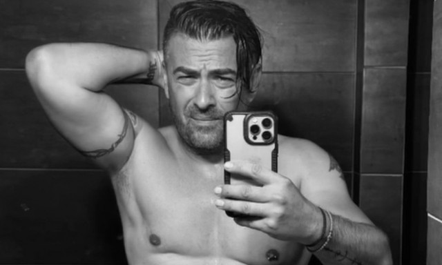 Γιάννης Αϊβάζης: Μας «καλημέρισε» με μια αποκαλυπτική φωτογραφία στον καθρέφτη