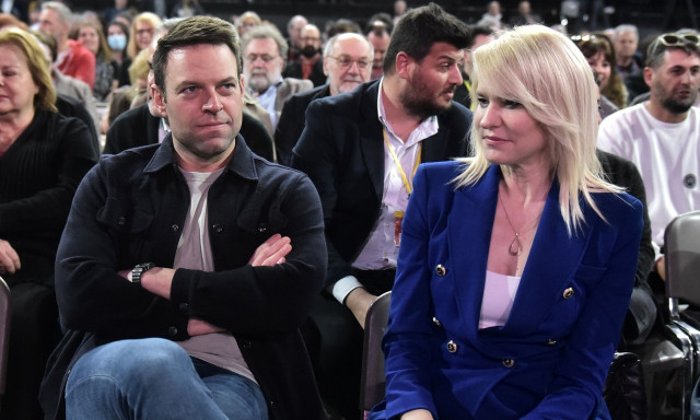 ΣΥΡΙΖΑ: Έκπτωτος ο Κασσελάκης με στήριξη μόνο της Τζάκρη - Υποψήφιο πρόεδρο ψάχνουν οι «87»