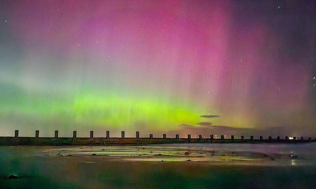Φάνηκε το Βόρειο Σέλας σε πολλά μέρη του Ηνωμένου Βασιλείου - Δείτε βίντεο και εικόνες