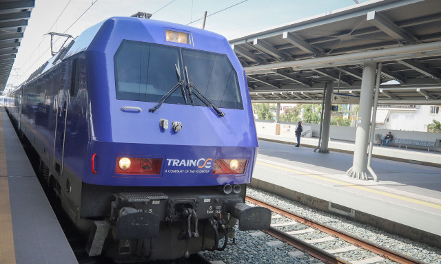 ΟΣΕ: Απολύθηκε ο ελεγκτής των τρένων που μιλούσε στο κινητό