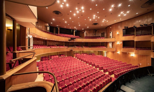 Ολύμπια: Νέο πρόγραμμα με «σκηνή, φώτα και φωνή» στους Έλληνες δημιουργούς