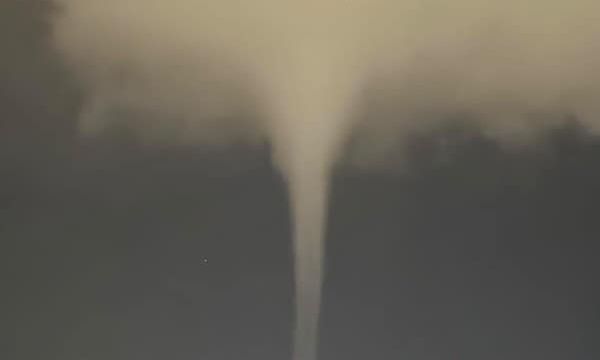 Υδροστρόβιλος στον Πατραϊκό Κόλπο - Δείτε εντυπωσιακές εικόνες