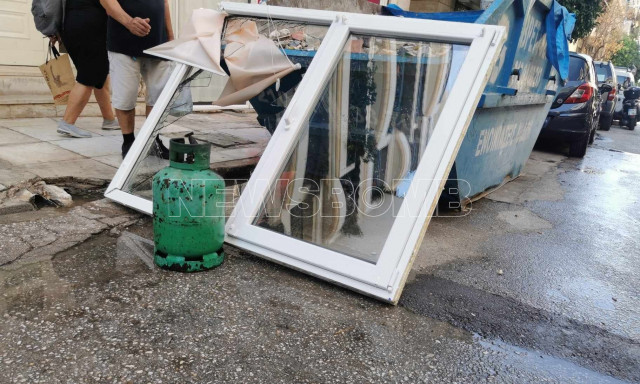 Φωτιά σε υπόγειο στην Καλλιθέα - Φόβοι για έκρηξη λόγω φιαλών υγραερίου