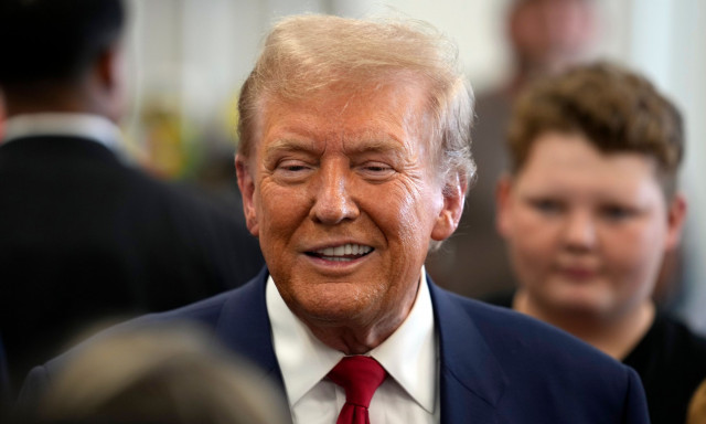 Ο Τραμπ απάντησε στην Τέιλορ Σουίφτ: «Θα πληρώσει τίμημα που στηρίζει την Κάμαλα Χάρις»