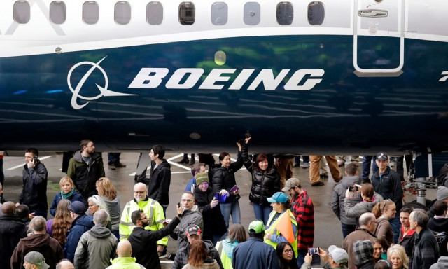 Boeing: Παγώνει τις προσλήψεις - Ενδέχεται να θέσει σε διαθεσιμότητα εργαζομένους