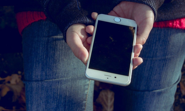 Σχολεία: Κινητά... τέλος για τους μαθητές – Αυστηρές οι ποινές