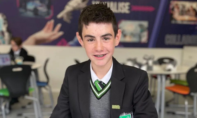 Πρωτοποριακό: 13χρονος κατασκεύασε ρομπότ με Lego που λύνει τον κύβο του Ρούμπικ