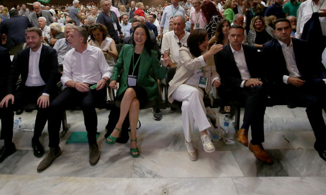 ΠΑΣΟΚ: Εναρκτήριο λάκτισμα στην κούρσα των «6» για την ηγεσία - Επόμενο «ραντεβού», το ντιμπέιτ